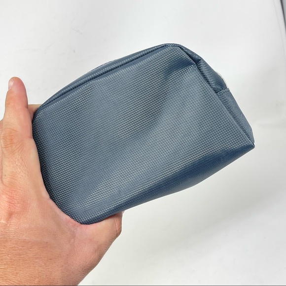 Tumi for Delta small cosmetics toiletries bag 7x5x2 - Picture 3 of 8